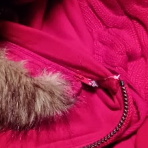 Green Tea Red jacket, size large w/removable fur trimmed hoodie & front zipper - Picture 4 of 15